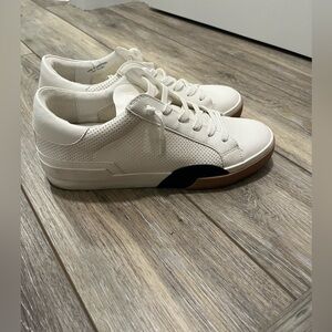 Dolce Vita no tie sneakers